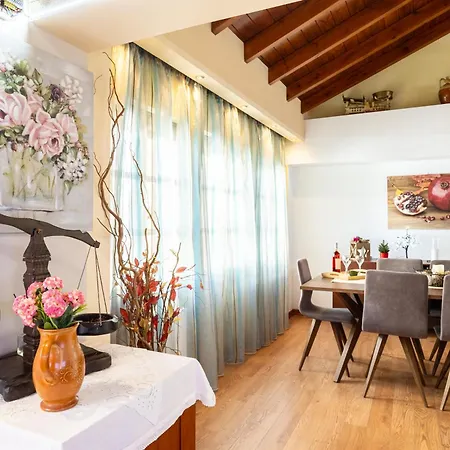 Lito's Gem - Cozy Dream Getaway Apartment Kalamata